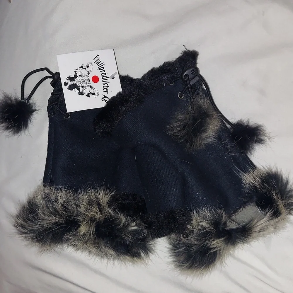 Fjallprodukter AB Swedish Black Suede Fingerless Gloves NWT